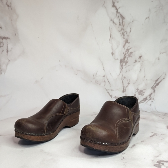 Dansko Clog Shoe Brown Wood Women Leather Low Top Slip On Casual - Picture 4 of 10